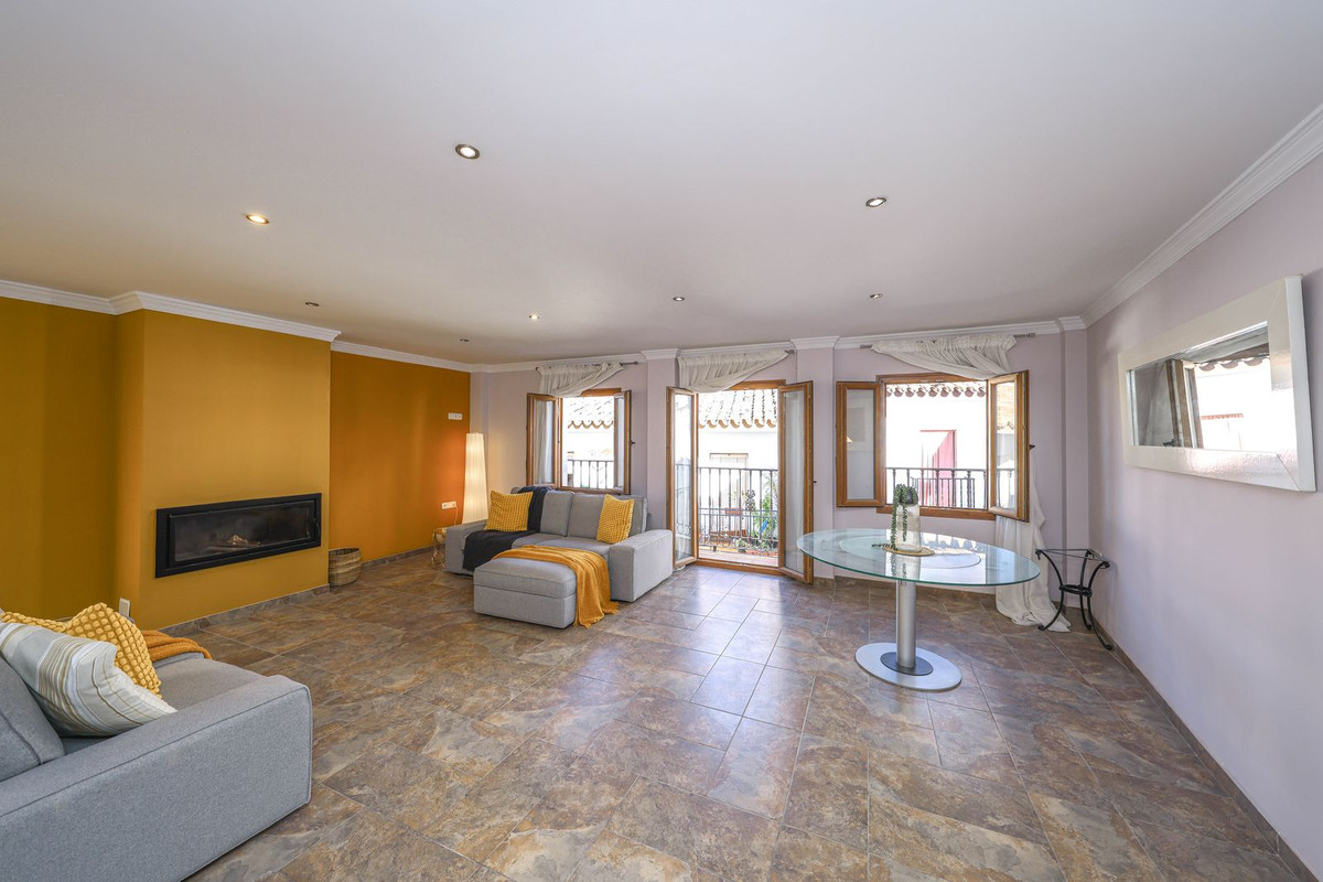 Geschakelde Woning te koop in Guaro | 4 slaapkamers H5236048