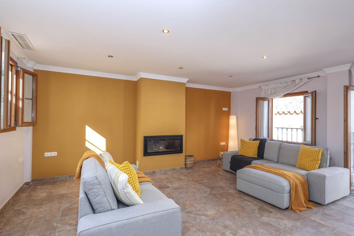 Geschakelde Woning te koop in Guaro | 4 slaapkamers H5236048