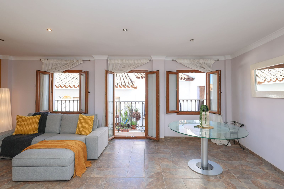 Geschakelde Woning te koop in Guaro | 4 slaapkamers H5236048