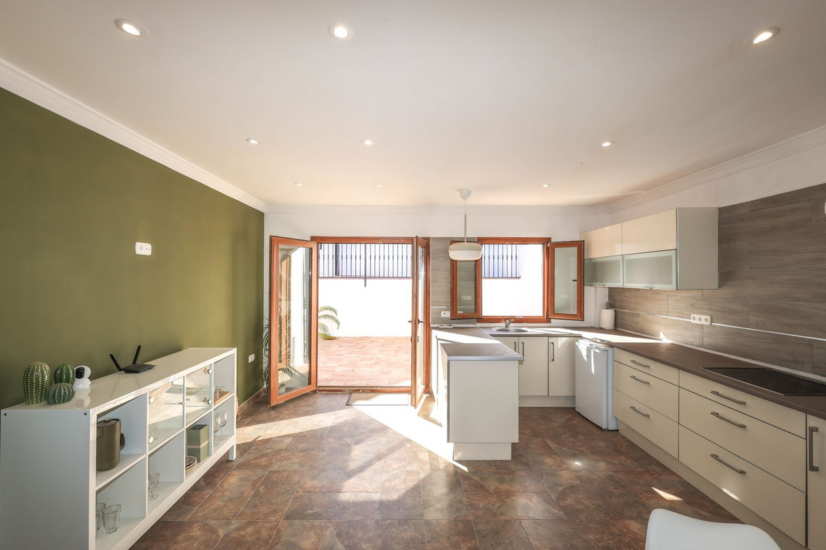 Geschakelde Woning te koop in Guaro | 4 slaapkamers H5236048