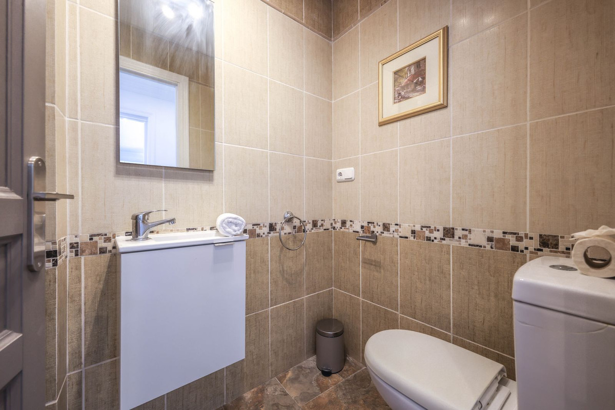 Geschakelde Woning te koop in Guaro | 4 slaapkamers H5236048