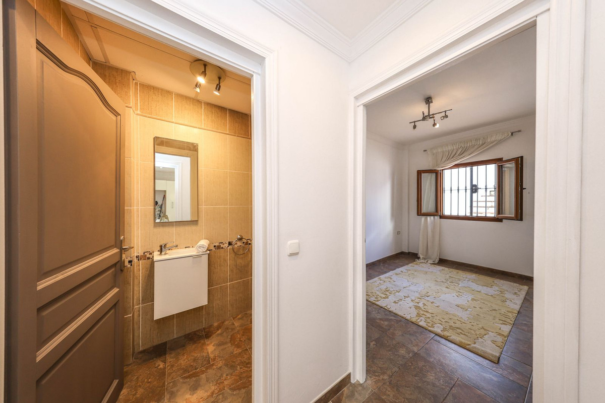 Geschakelde Woning te koop in Guaro | 4 slaapkamers H5236048