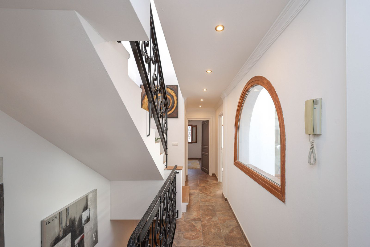 Geschakelde Woning te koop in Guaro | 4 slaapkamers H5236048