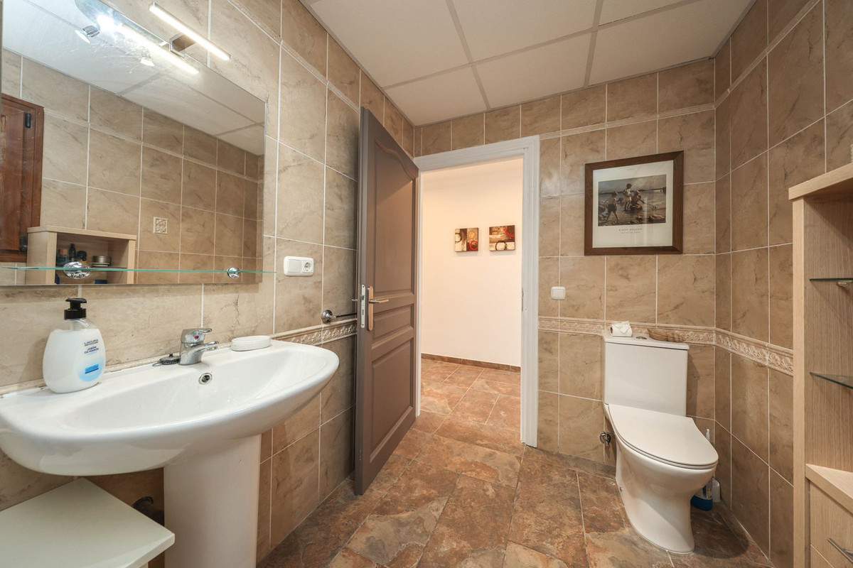 Geschakelde Woning te koop in Guaro | 4 slaapkamers H5236048