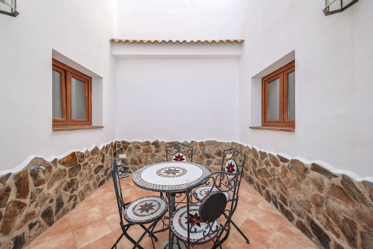 Geschakelde Woning te koop in Guaro | 4 slaapkamers H5236048