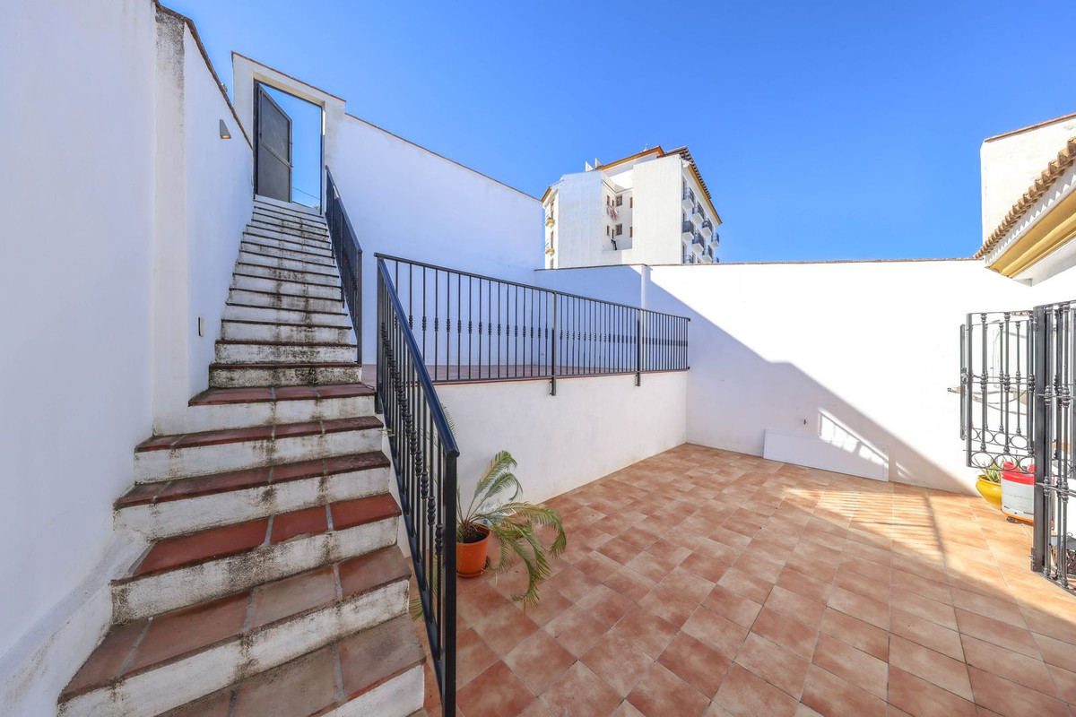 Geschakelde Woning te koop in Guaro | 4 slaapkamers H5236048