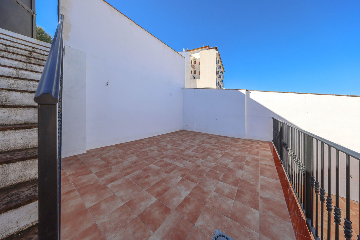 Geschakelde Woning te koop in Guaro | 4 slaapkamers H5236048