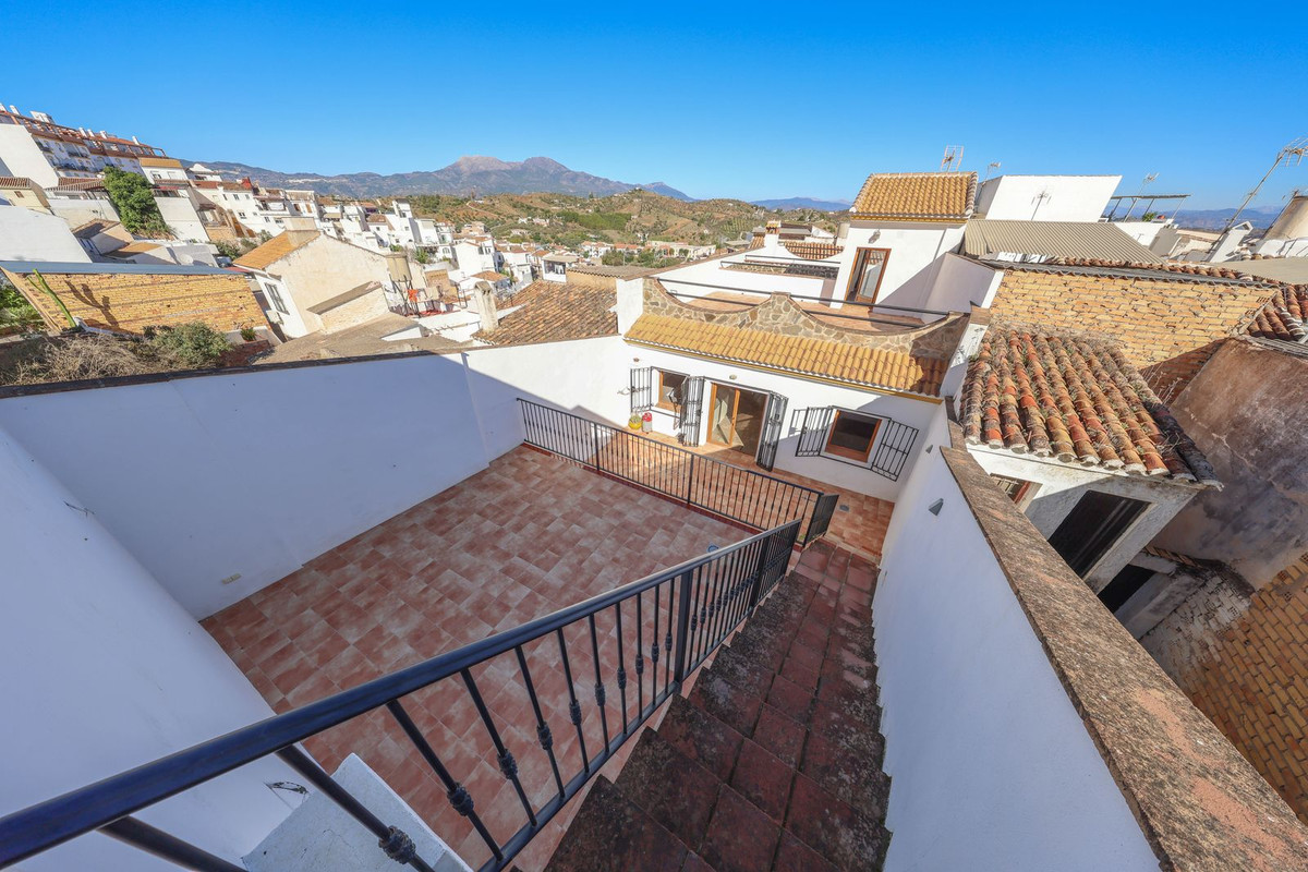 Geschakelde Woning te koop in Guaro | 4 slaapkamers H5236048