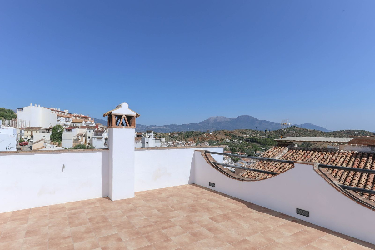 Geschakelde Woning te koop in Guaro | 4 slaapkamers H5236048