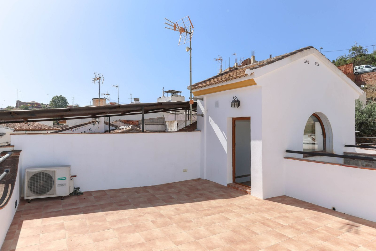 Geschakelde Woning te koop in Guaro | 4 slaapkamers H5236048