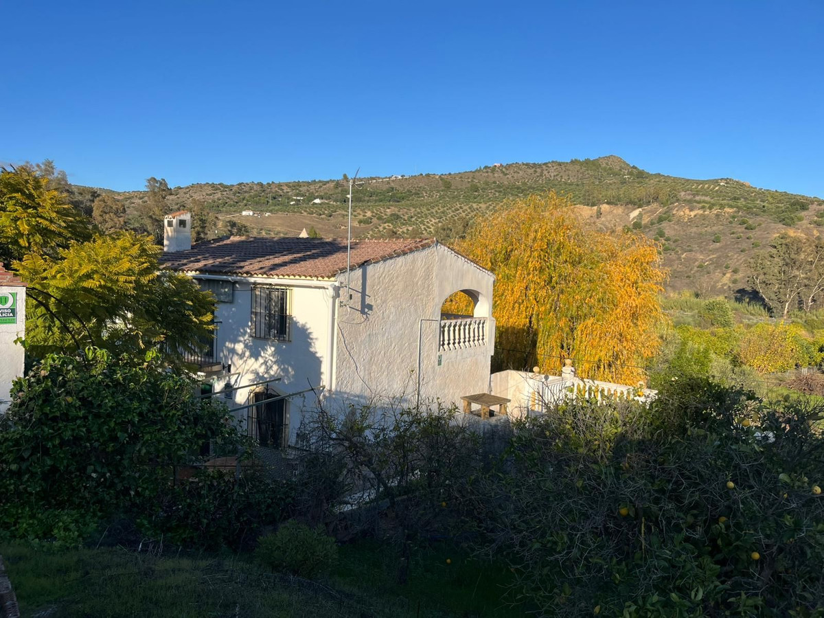 Vrijstaande Villa te koop in Guaro | 2 slaapkamers H5256067