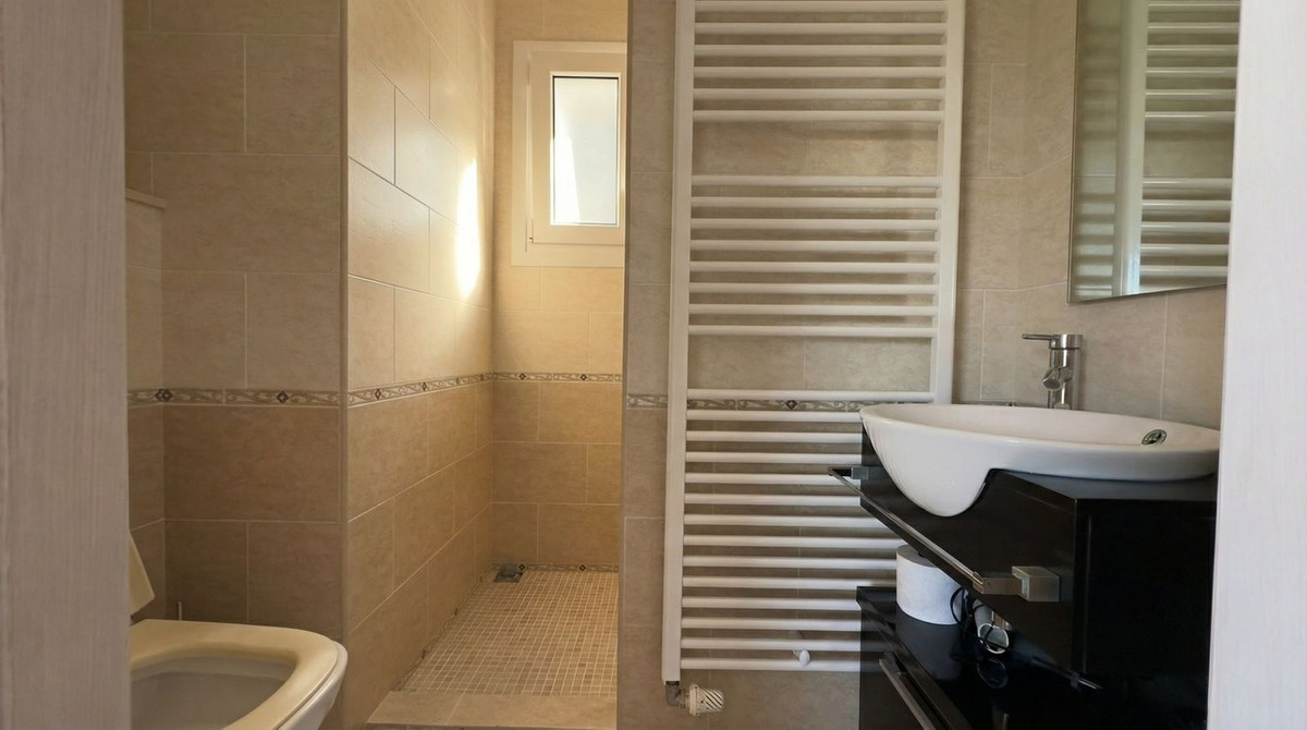 Vrijstaande Villa te koop in Guaro | 4 slaapkamers H5387761