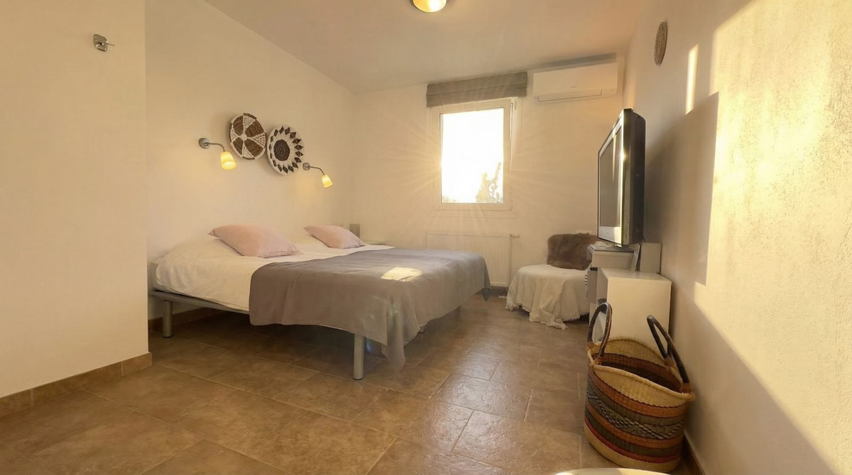 Vrijstaande Villa te koop in Guaro | 4 slaapkamers H5387761