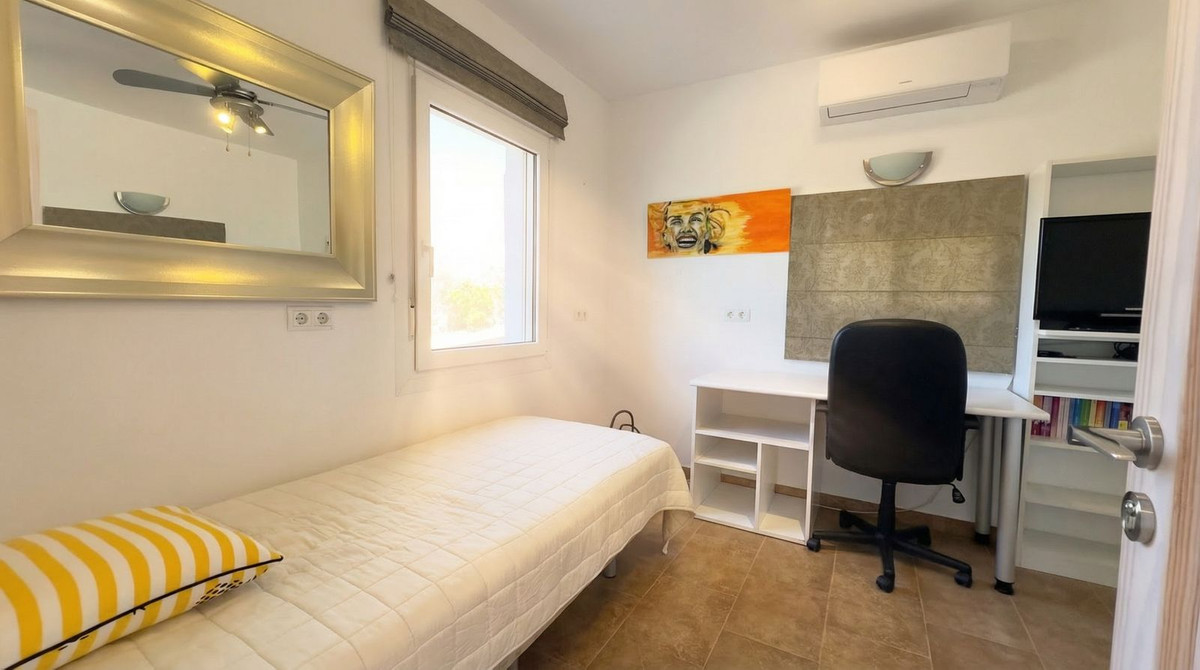 Vrijstaande Villa te koop in Guaro | 4 slaapkamers H5387761