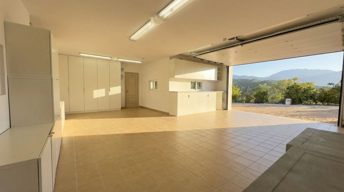 Vrijstaande Villa te koop in Guaro | 4 slaapkamers H5387761