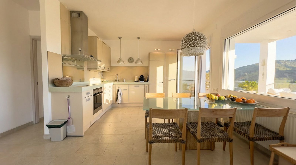 Vrijstaande Villa te koop in Guaro | 4 slaapkamers H5387761