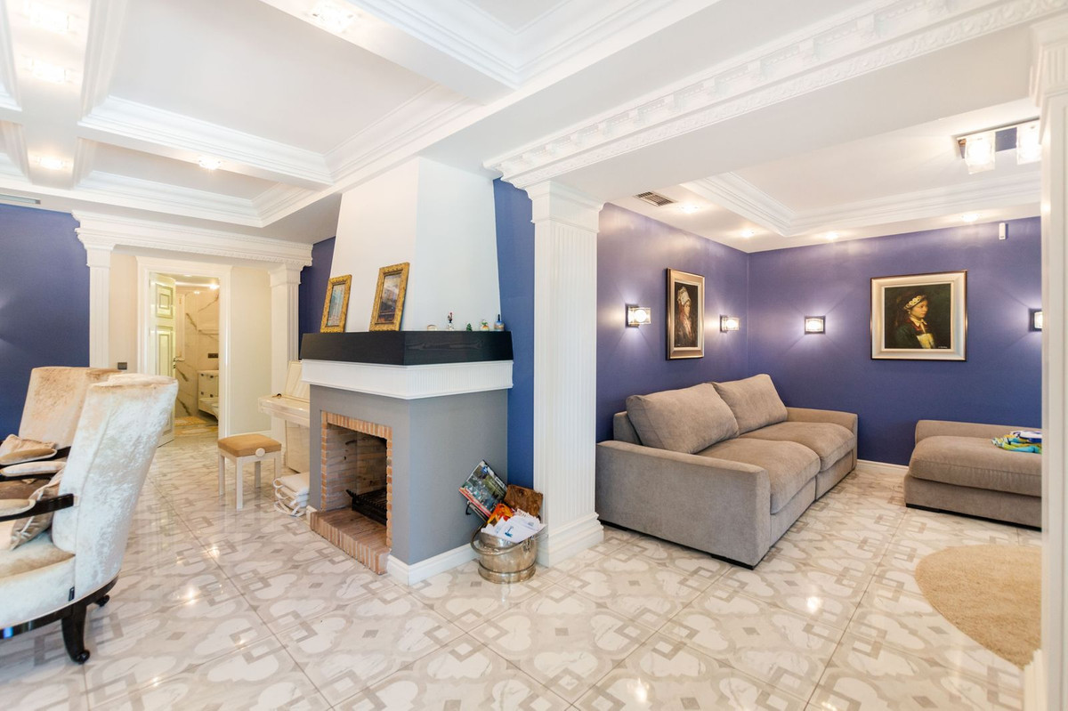 Huis te koop in Hacienda Las Chapas | 6 slaapkamers H3797722
