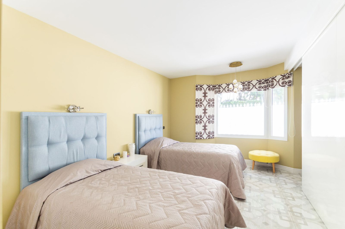 Huis te koop in Hacienda Las Chapas | 6 slaapkamers H3797722
