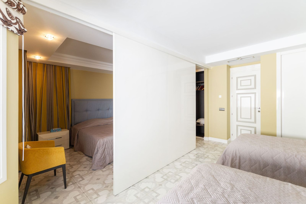 Huis te koop in Hacienda Las Chapas | 6 slaapkamers H3797722