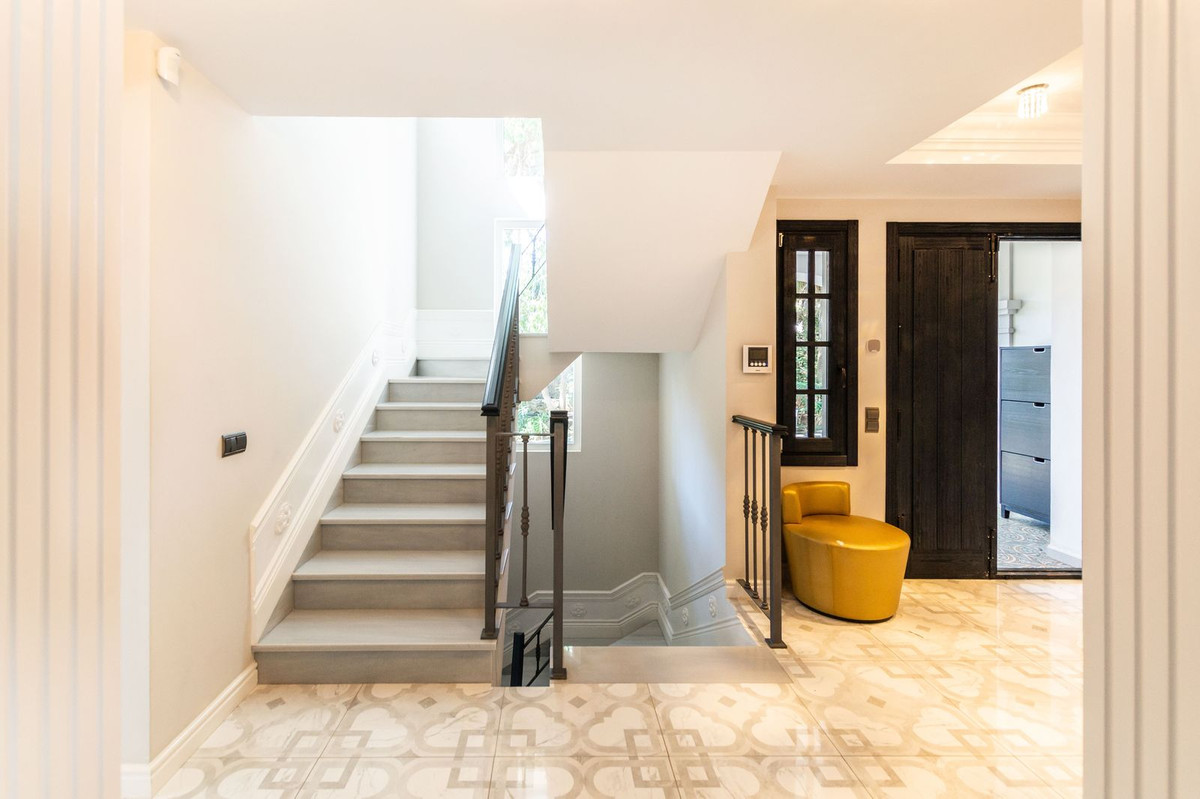 Huis te koop in Hacienda Las Chapas | 6 slaapkamers H3797722