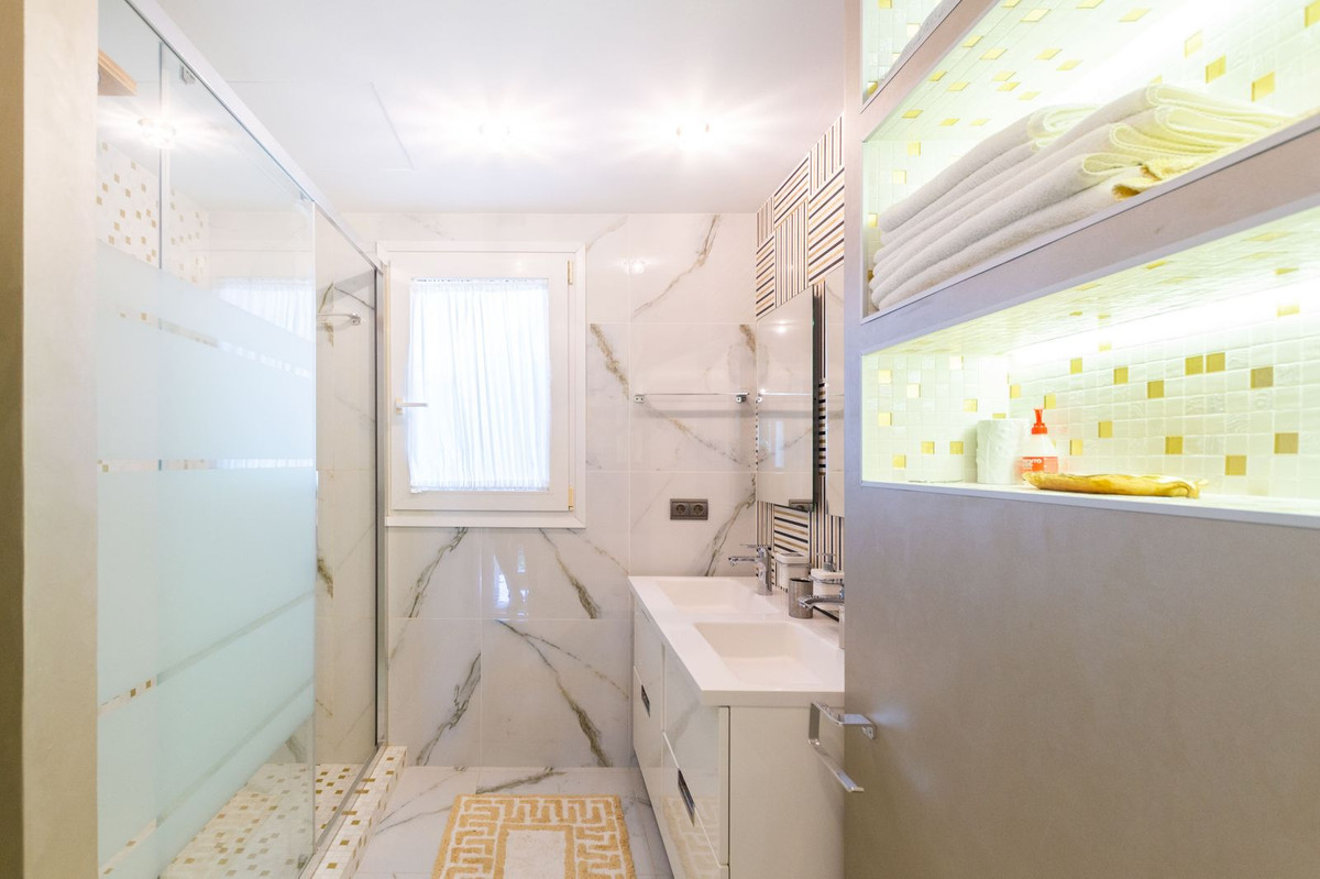 Huis te koop in Hacienda Las Chapas | 6 slaapkamers H3797722