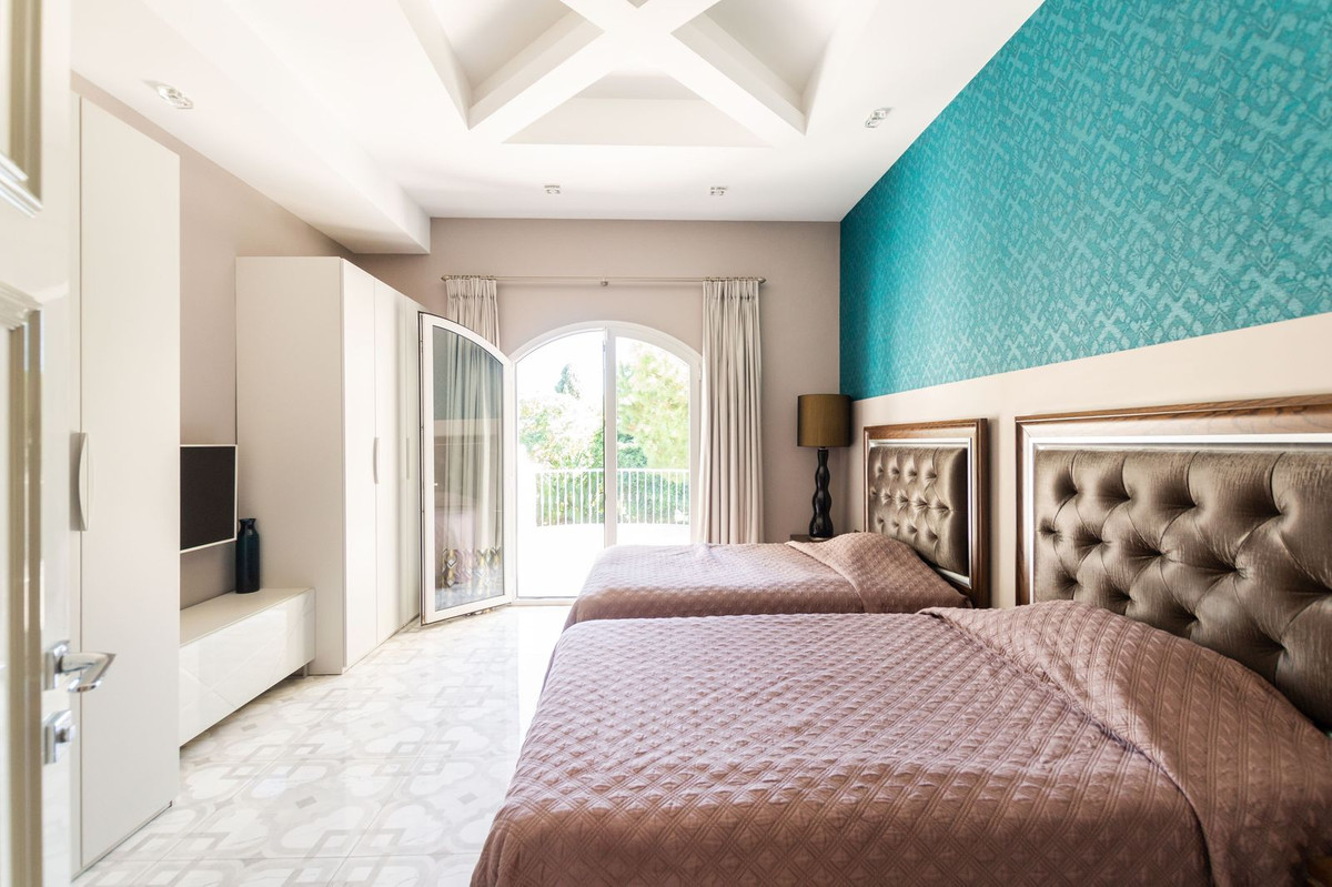 Huis te koop in Hacienda Las Chapas | 6 slaapkamers H3797722