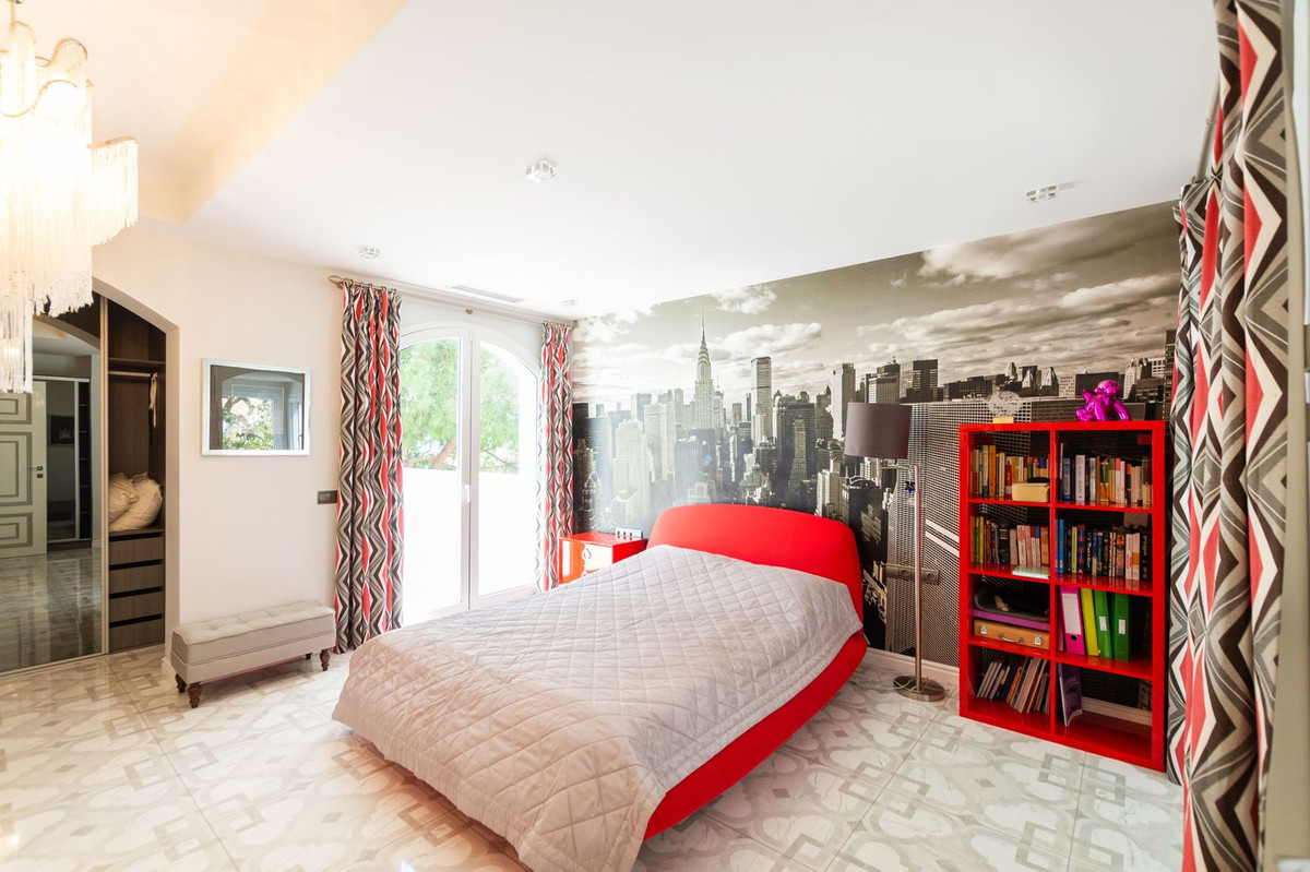 Huis te koop in Hacienda Las Chapas | 6 slaapkamers H3797722