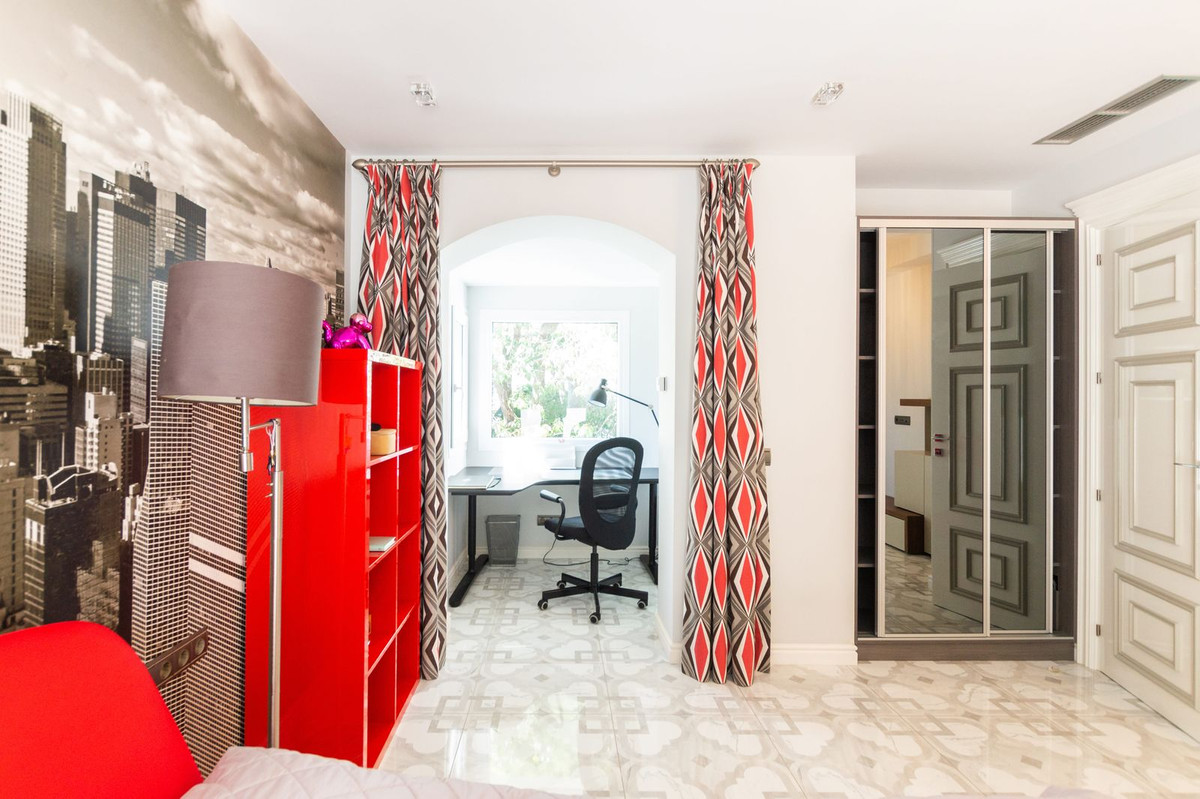 Huis te koop in Hacienda Las Chapas | 6 slaapkamers H3797722