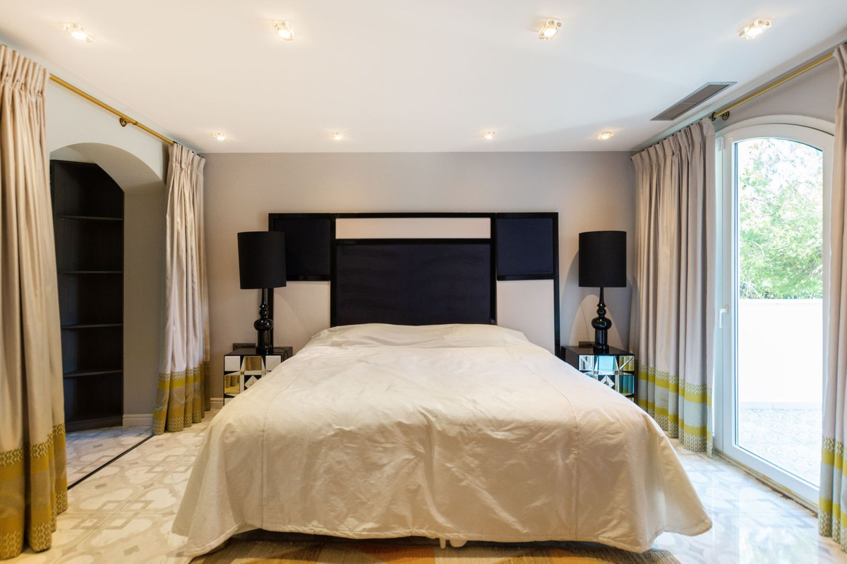 Huis te koop in Hacienda Las Chapas | 6 slaapkamers H3797722