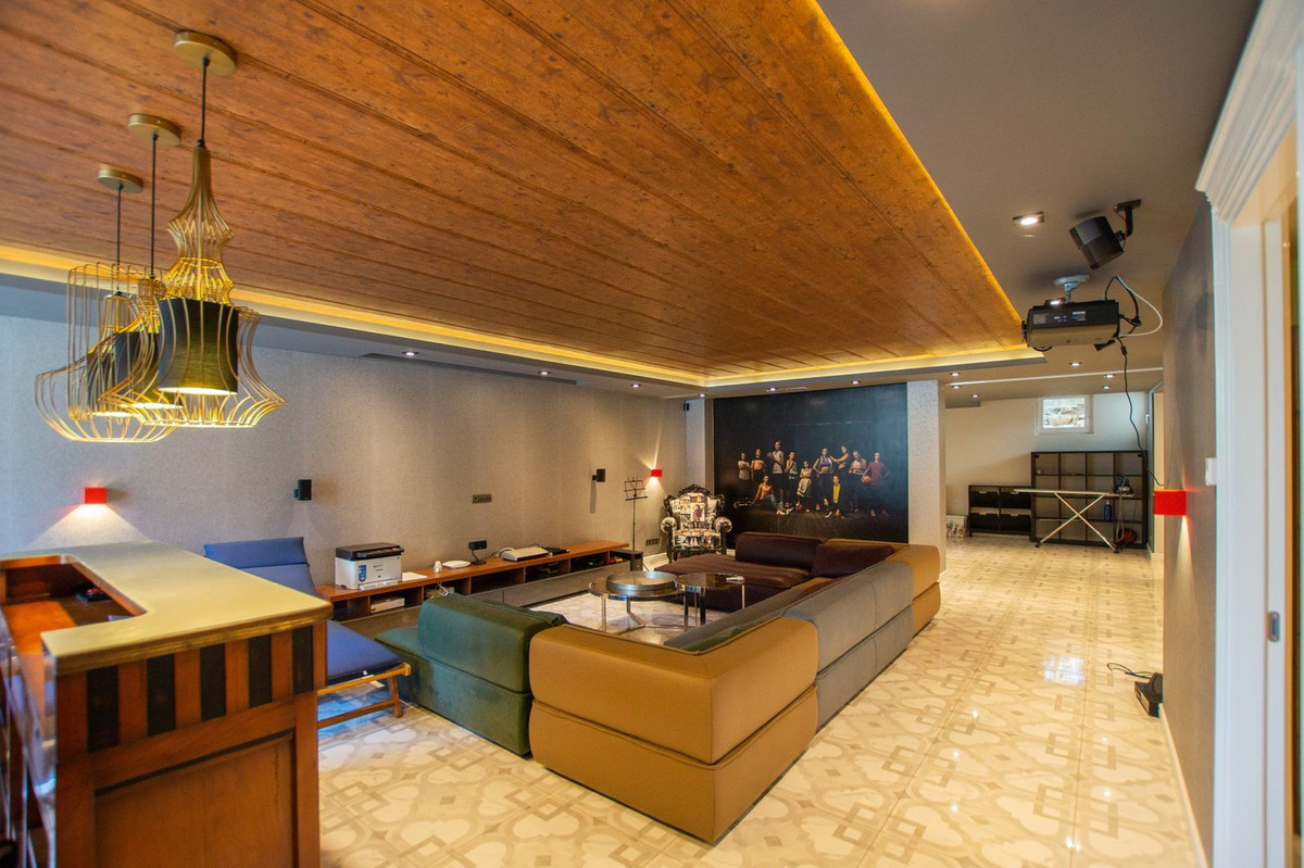 Huis te koop in Hacienda Las Chapas | 6 slaapkamers H3797722