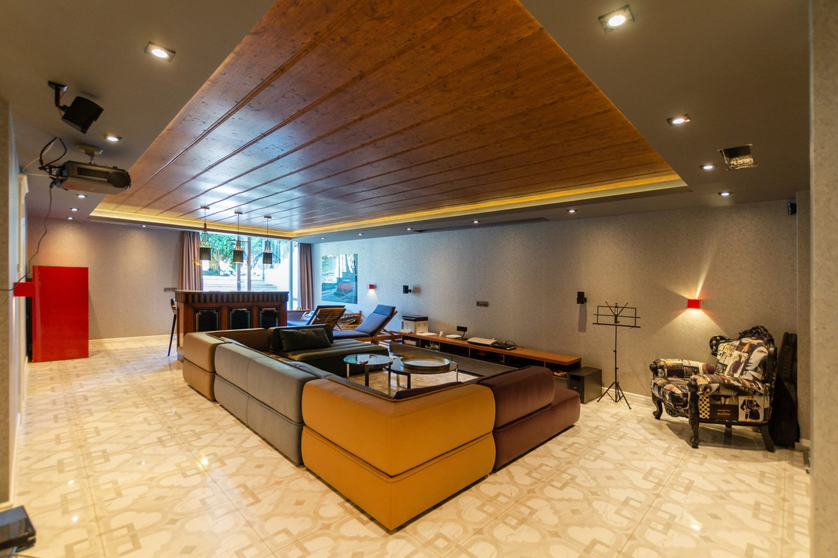 Huis te koop in Hacienda Las Chapas | 6 slaapkamers H3797722