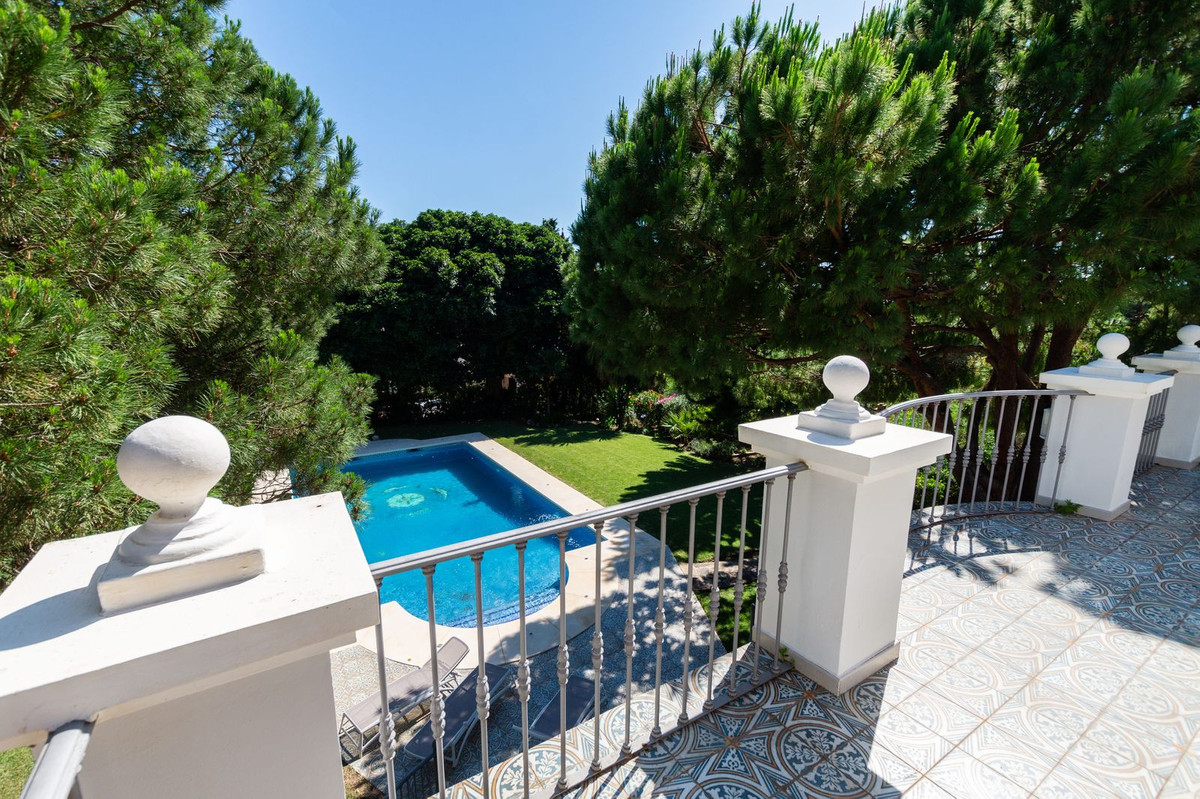 Huis te koop in Hacienda Las Chapas | 6 slaapkamers H3797722