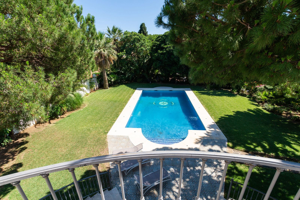 Huis te koop in Hacienda Las Chapas | 6 slaapkamers H3797722