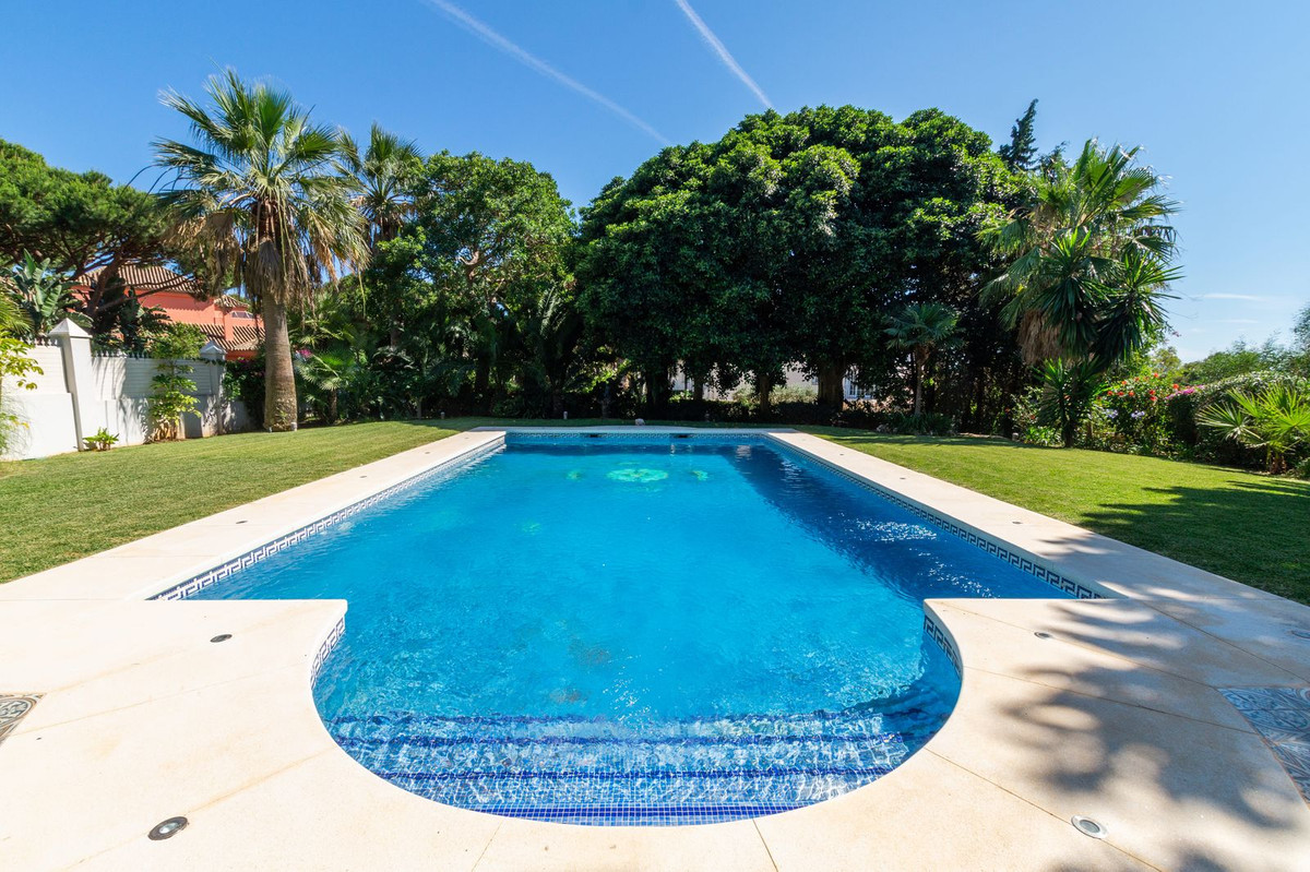 Huis te koop in Hacienda Las Chapas | 6 slaapkamers H3797722