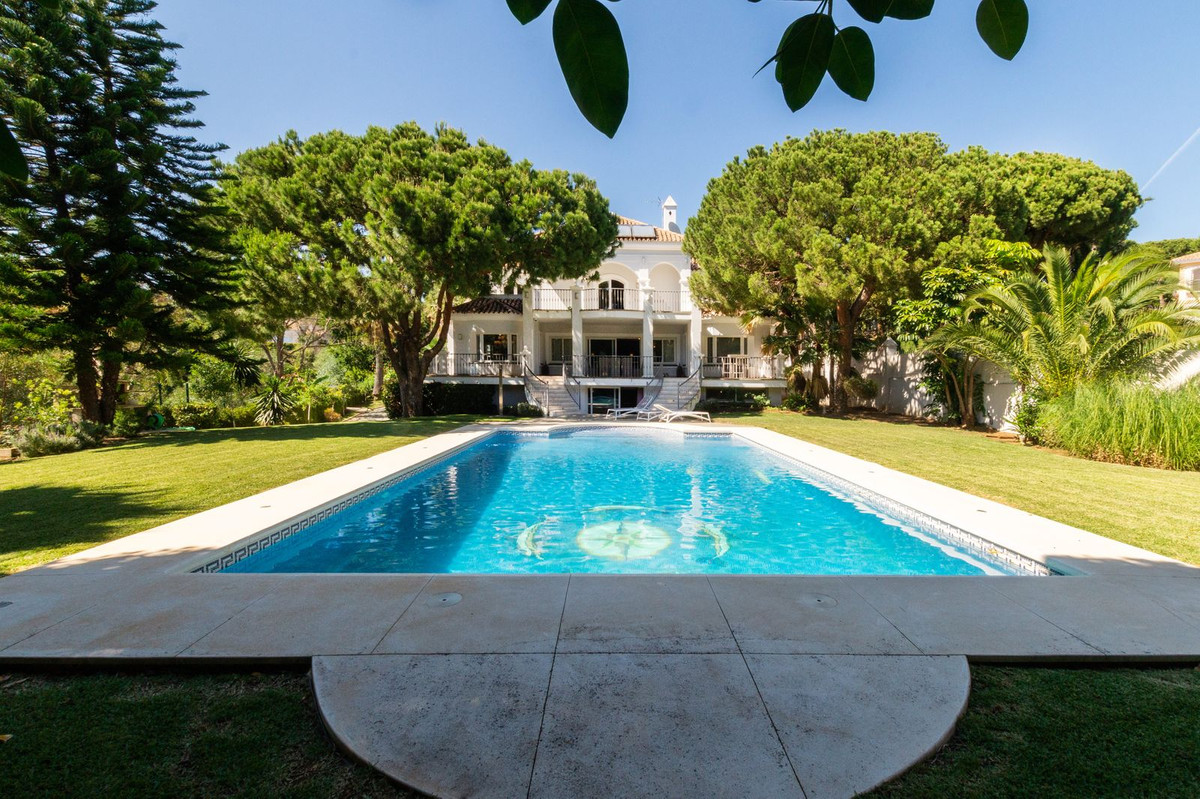 Huis te koop in Hacienda Las Chapas | 6 slaapkamers H3797722