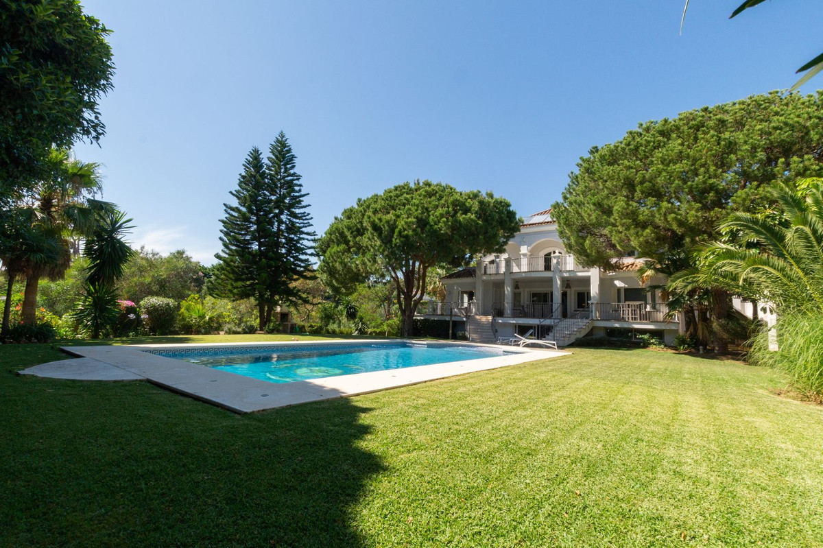 Huis te koop in Hacienda Las Chapas | 6 slaapkamers H3797722