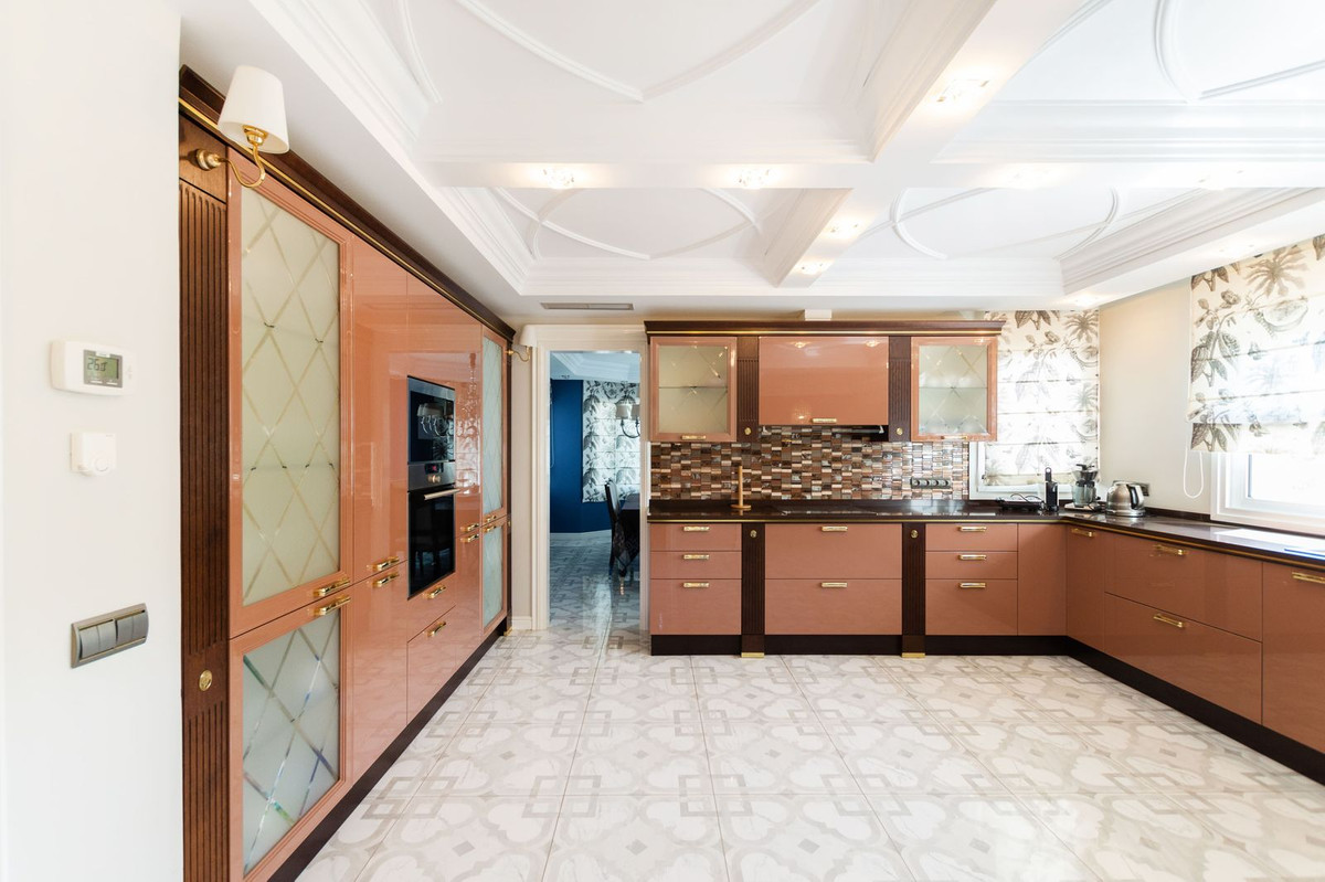 Huis te koop in Hacienda Las Chapas | 6 slaapkamers H3797722