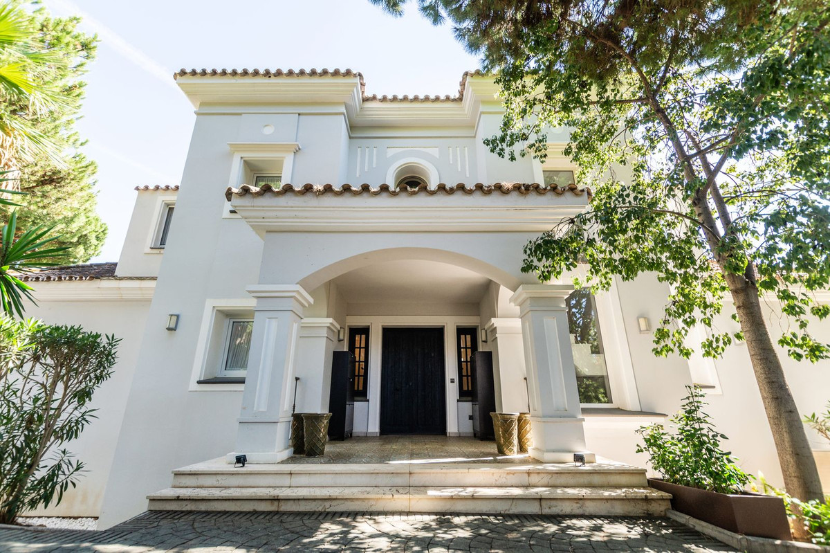 Huis te koop in Hacienda Las Chapas | 6 slaapkamers H3797722