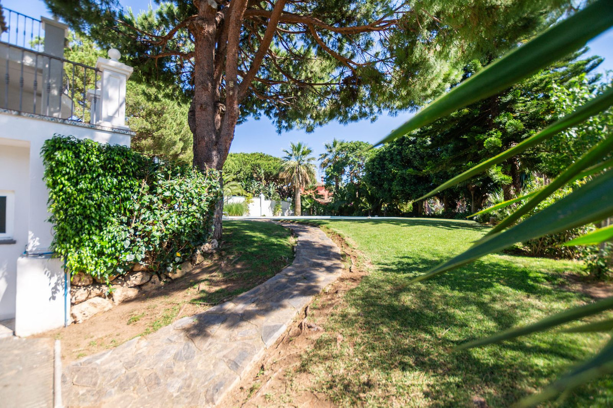 Huis te koop in Hacienda Las Chapas | 6 slaapkamers H3797722