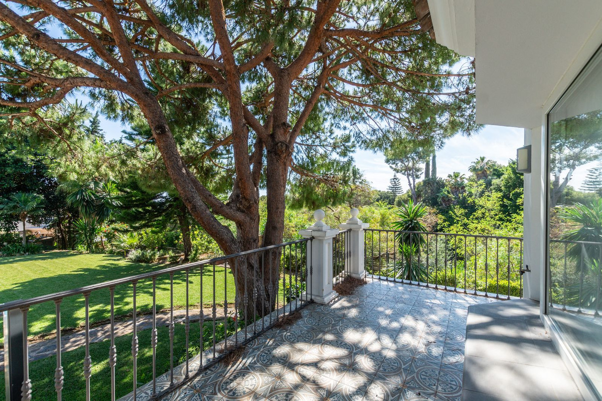 Huis te koop in Hacienda Las Chapas | 6 slaapkamers H3797722