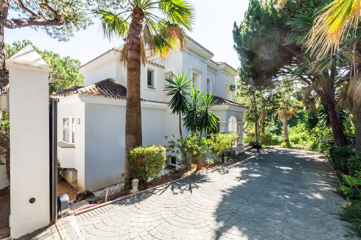 Huis te koop in Hacienda Las Chapas | 6 slaapkamers H3797722