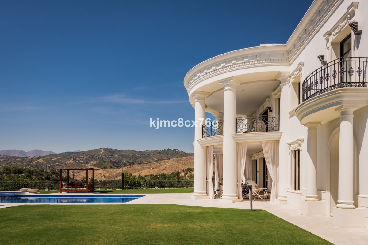 House for sale in Hacienda Las Chapas | 7 bedrooms H3849802