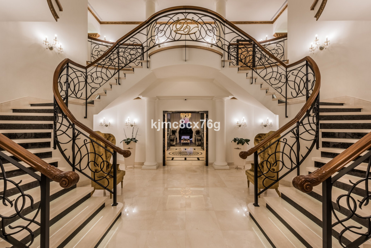 House for sale in Hacienda Las Chapas | 7 bedrooms H3849802