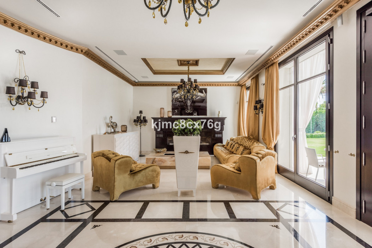 House for sale in Hacienda Las Chapas | 7 bedrooms H3849802