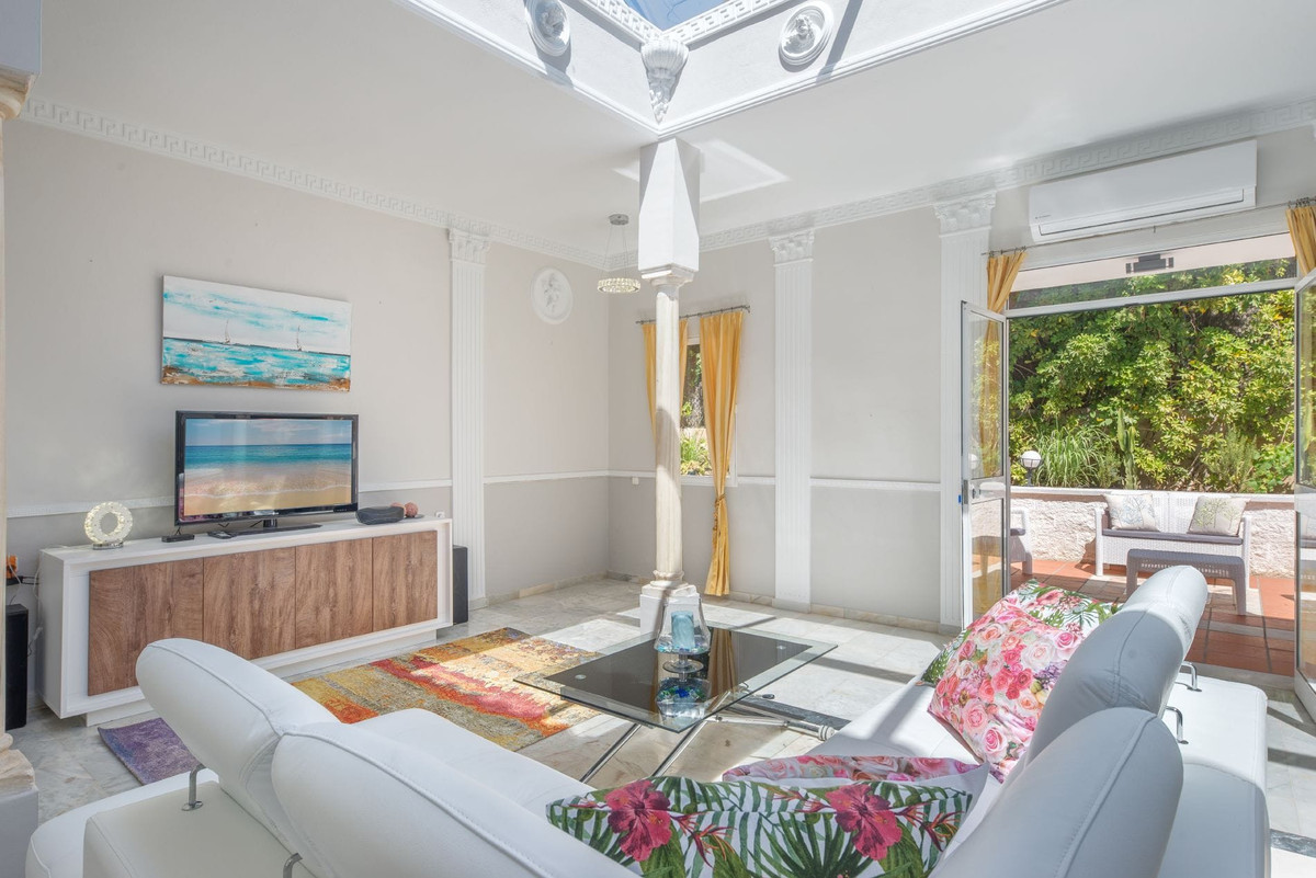 Huis te koop in Hacienda Las Chapas | 10 slaapkamers H4731685