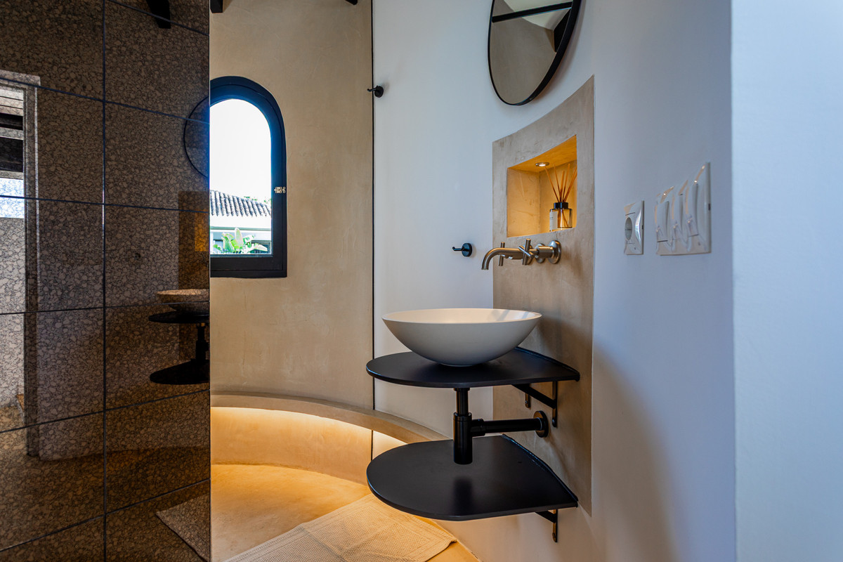 Huis te koop in Hacienda Las Chapas | 6 slaapkamers H5049001