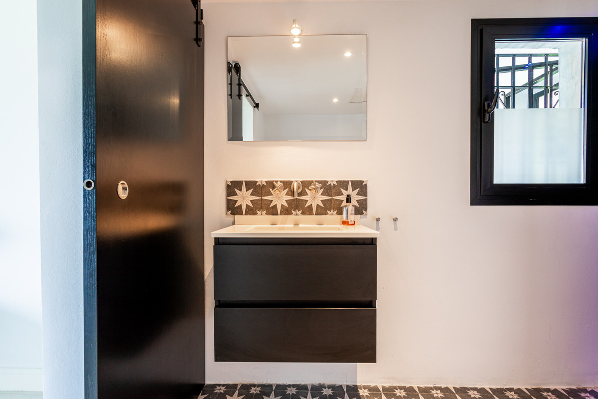 Huis te koop in Hacienda Las Chapas | 6 slaapkamers H5049001