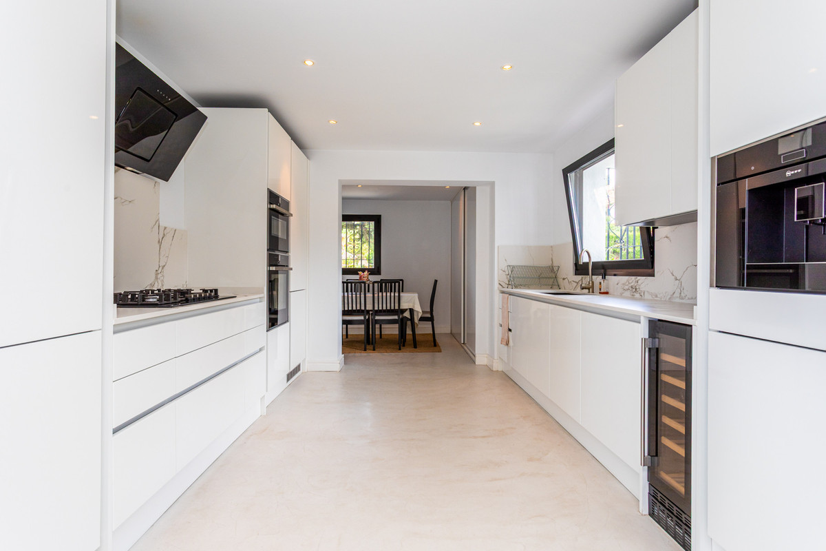 Huis te koop in Hacienda Las Chapas | 6 slaapkamers H5049001