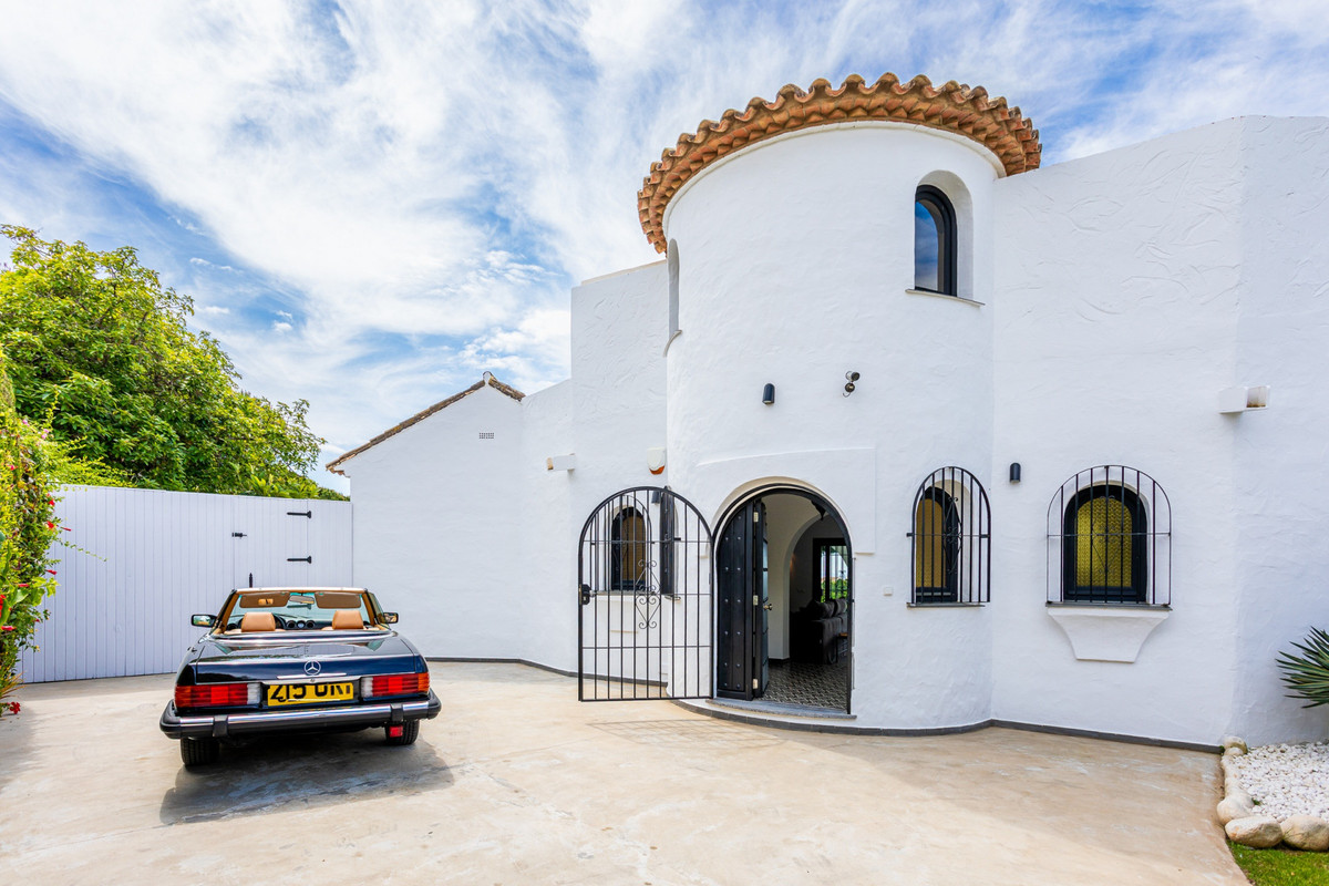 Huis te koop in Hacienda Las Chapas | 6 slaapkamers H5049001