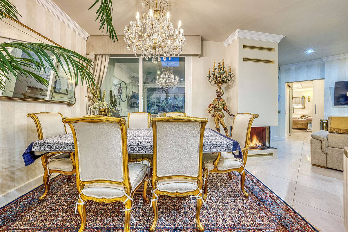 Huis te koop in Hacienda Las Chapas | 6 slaapkamers H5226580